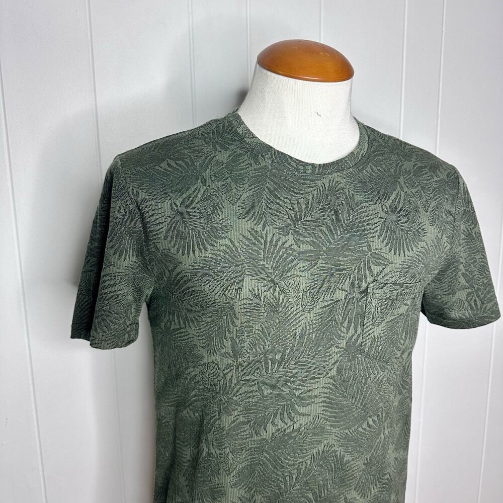 Slate & Stone - Mens S - Textured Palm Tree Leaves Pocket T Shirt Green Hawaiian